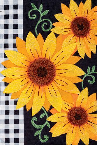 Gingham Sunflowers Applique Flag | Applique, Fall, Garden, Flags